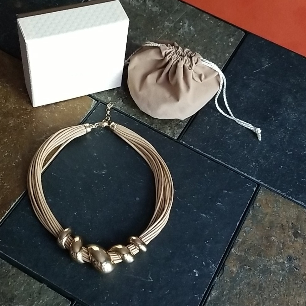 Stunning necklace